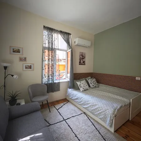 Alice House